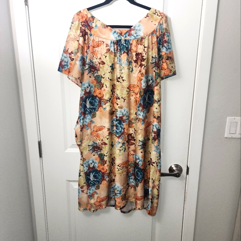 5/$30  Vintage House dress Caftan short mumu